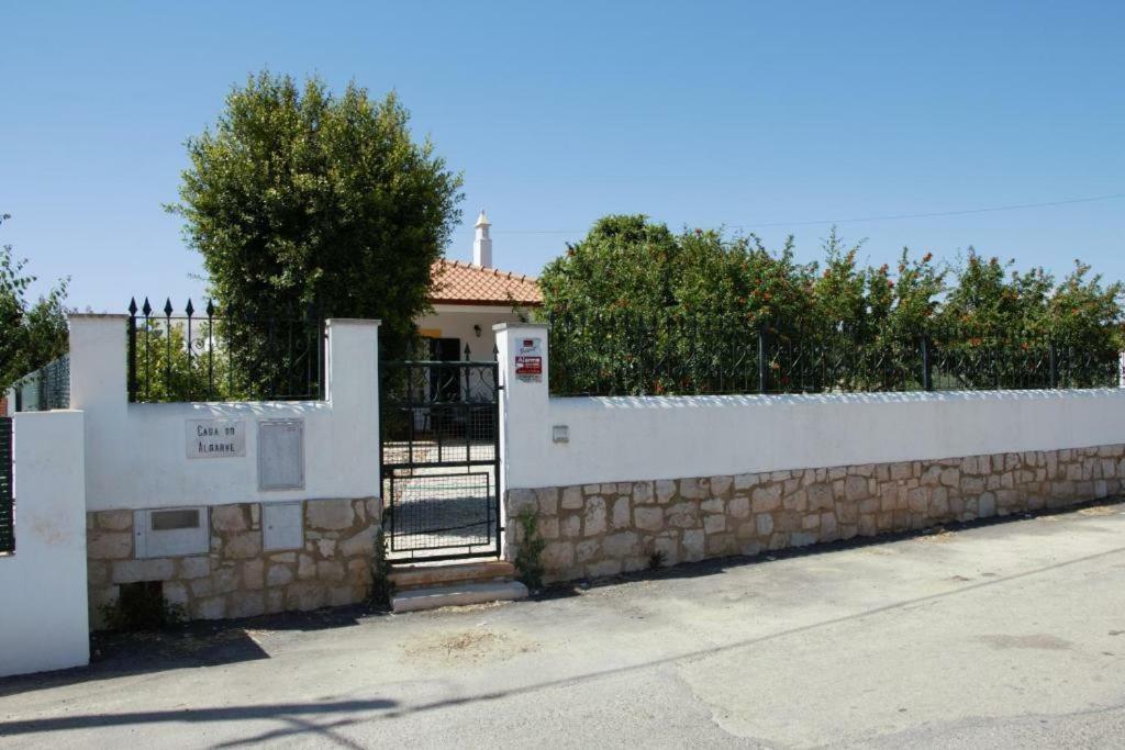 Guest House Alfarrobeiras Албуфейра Экстерьер фото