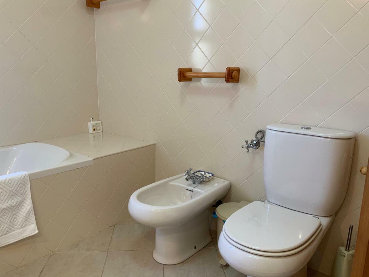Guest House Alfarrobeiras Албуфейра Экстерьер фото