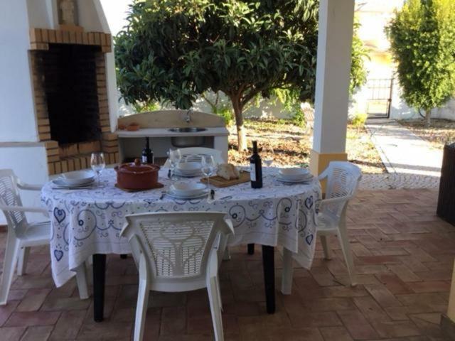 Guest House Alfarrobeiras Албуфейра Экстерьер фото